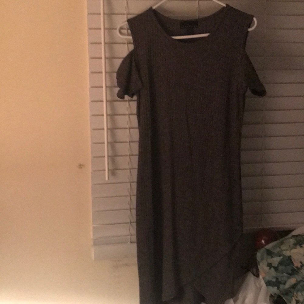 Cold shoulder dress never worn